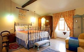 Maison de Textile Apartment